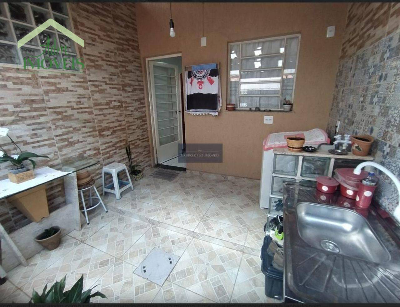 Casa à venda com 2 quartos, 65m² - Foto 4