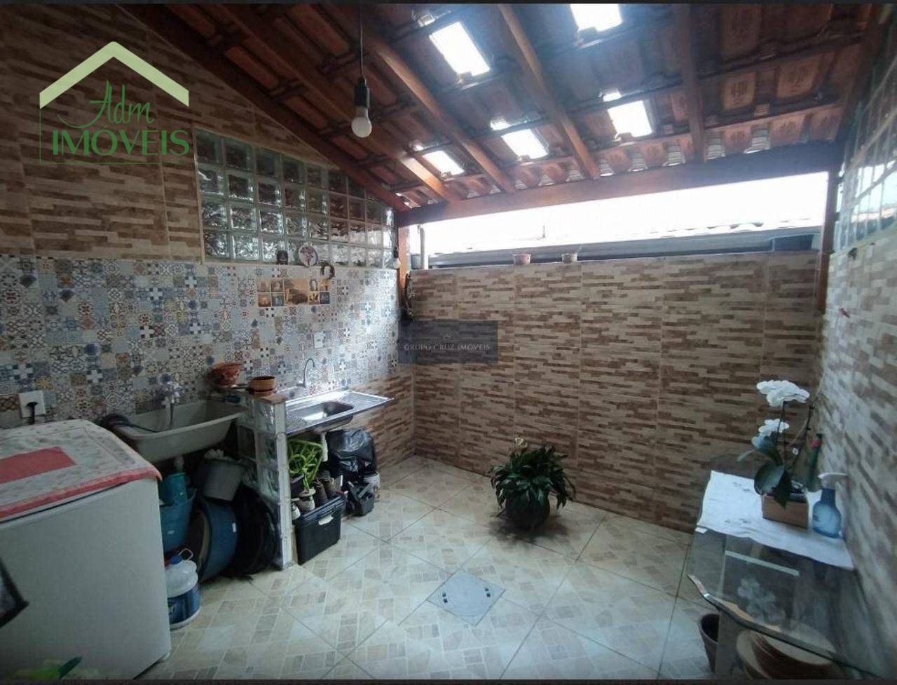 Casa à venda com 2 quartos, 65m² - Foto 11