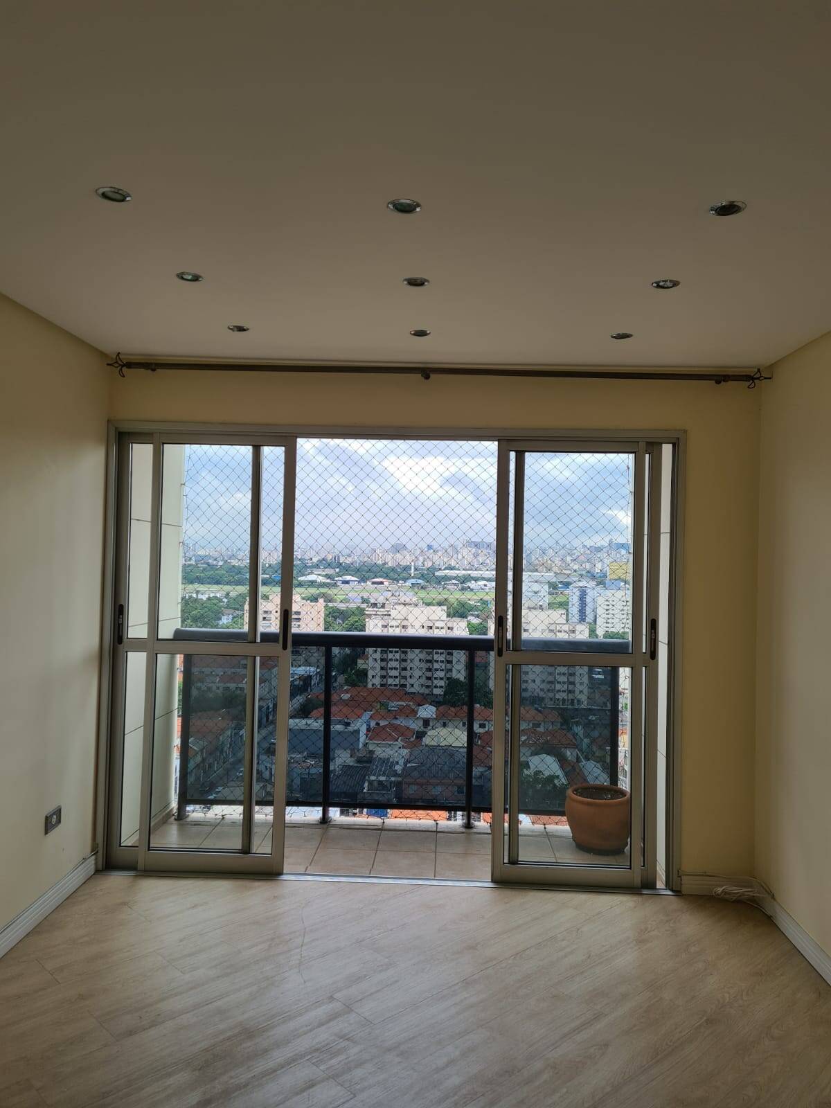 Apartamento à venda com 3 quartos, 97m² - Foto 23