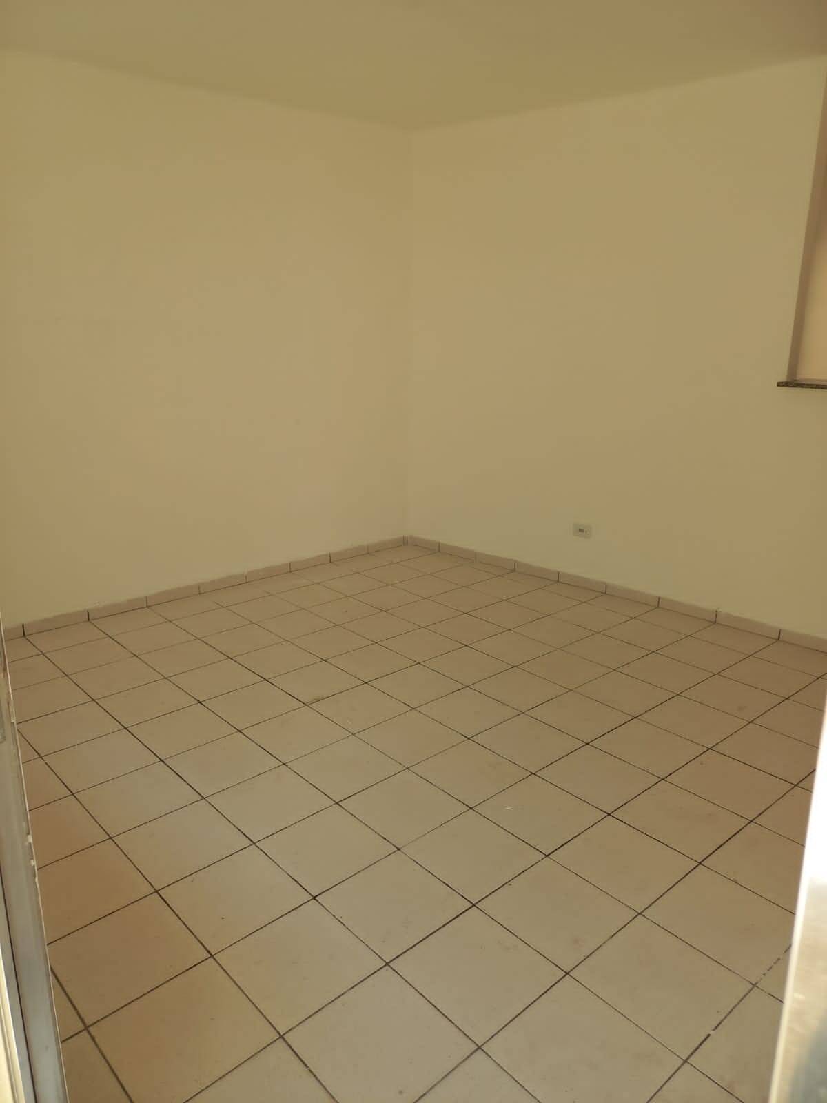 Casa para alugar com 1 quarto, 70m² - Foto 2