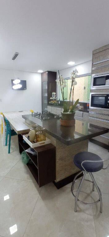 Sobrado à venda com 3 quartos, 180m² - Foto 3