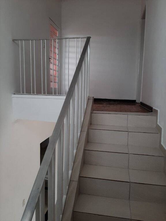 Sobrado para alugar com 6 quartos, 250m² - Foto 5