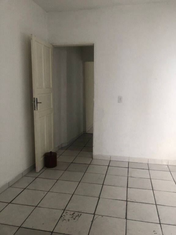 Casa para alugar com 1 quarto, 30m² - Foto 1