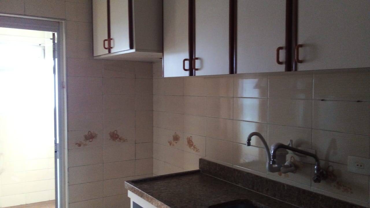 Apartamento para alugar com 3 quartos, 105m² - Foto 4