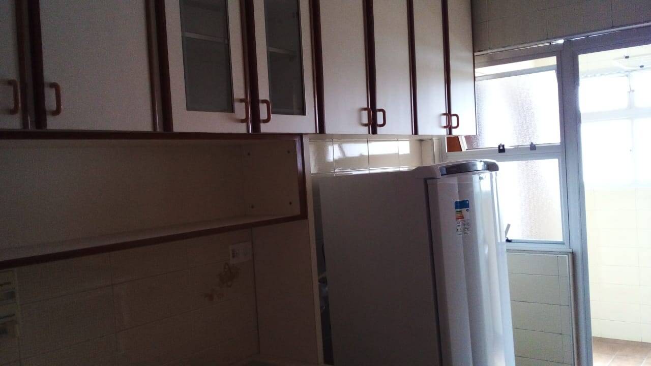 Apartamento para alugar com 3 quartos, 105m² - Foto 5