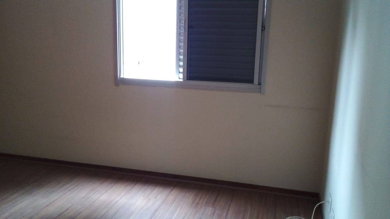 Apartamento para alugar com 3 quartos, 105m² - Foto 12