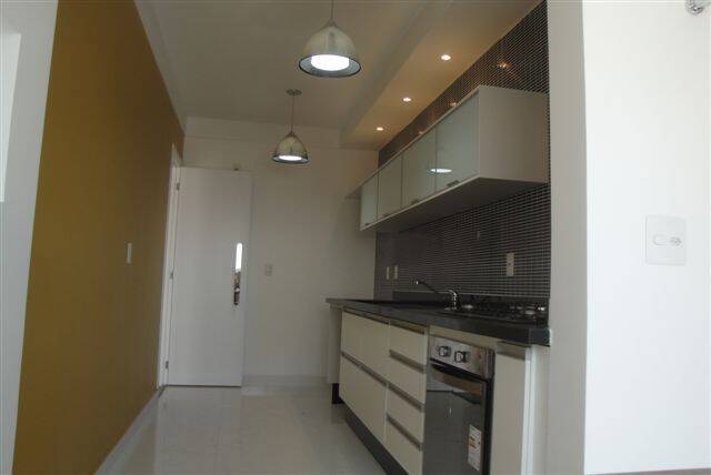 Apartamento à venda com 3 quartos, 94m² - Foto 2