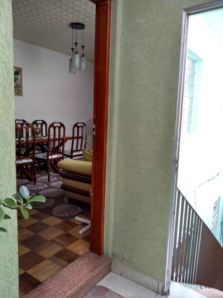 Casa à venda com 5 quartos, 200m² - Foto 10