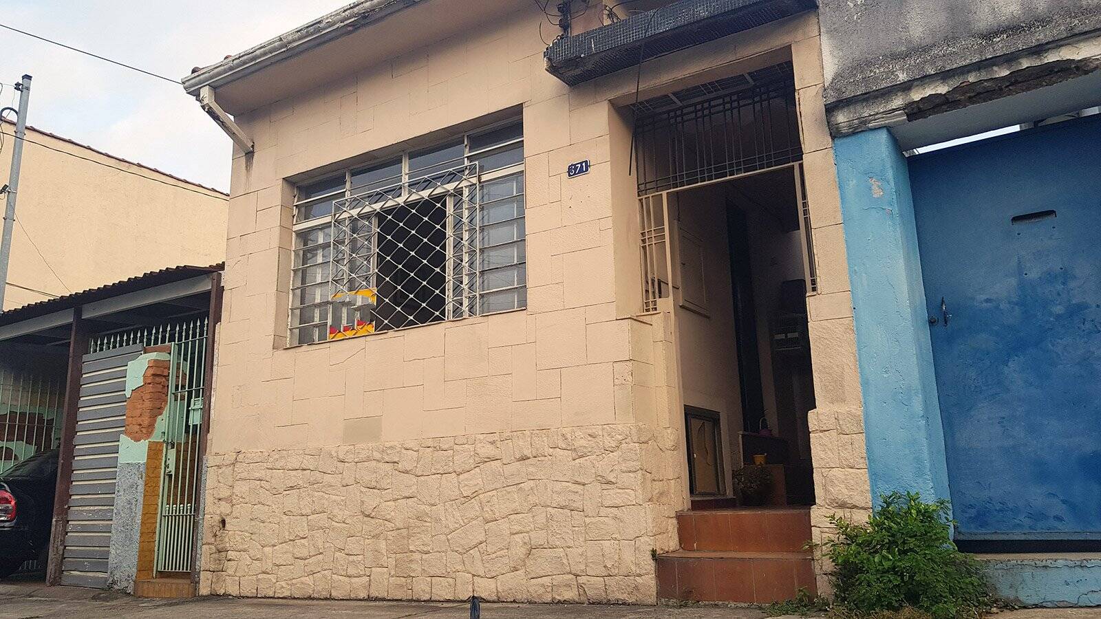 Casa à venda com 2 quartos, 190m² - Foto 1