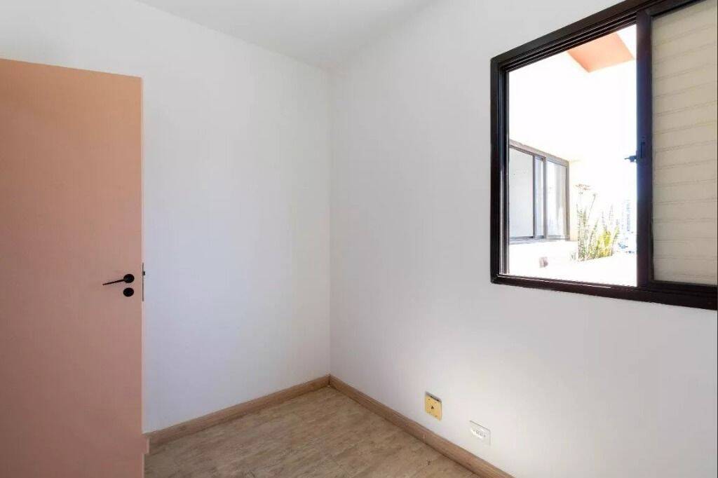 Apartamento para alugar com 3 quartos, 83m² - Foto 2