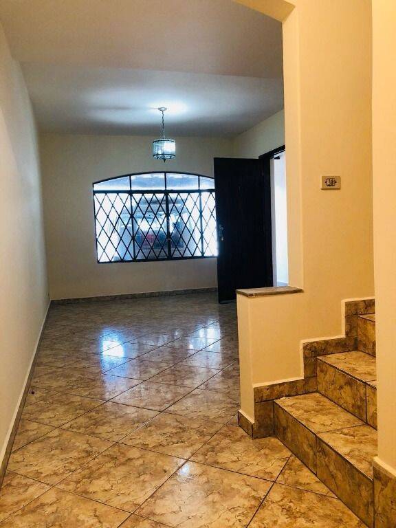 Casa à venda com 3 quartos, 400m² - Foto 1