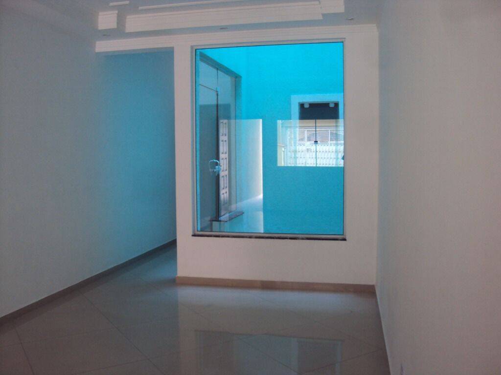 Casa para alugar com 3 quartos, 150m² - Foto 1