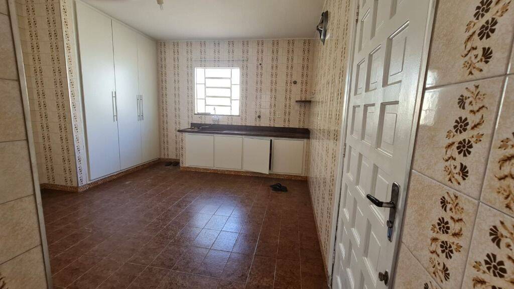 Casa para alugar com 1 quarto, 60m² - Foto 2