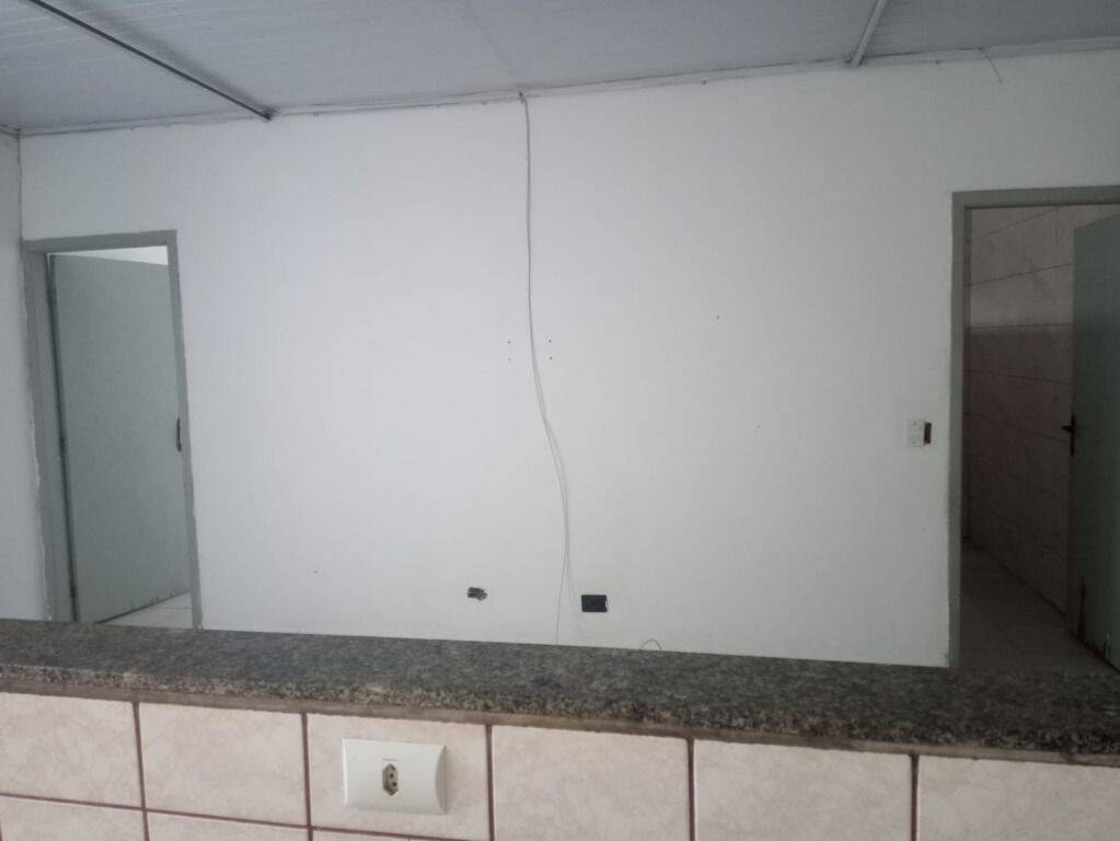 Casa para alugar com 2 quartos, 80m² - Foto 4