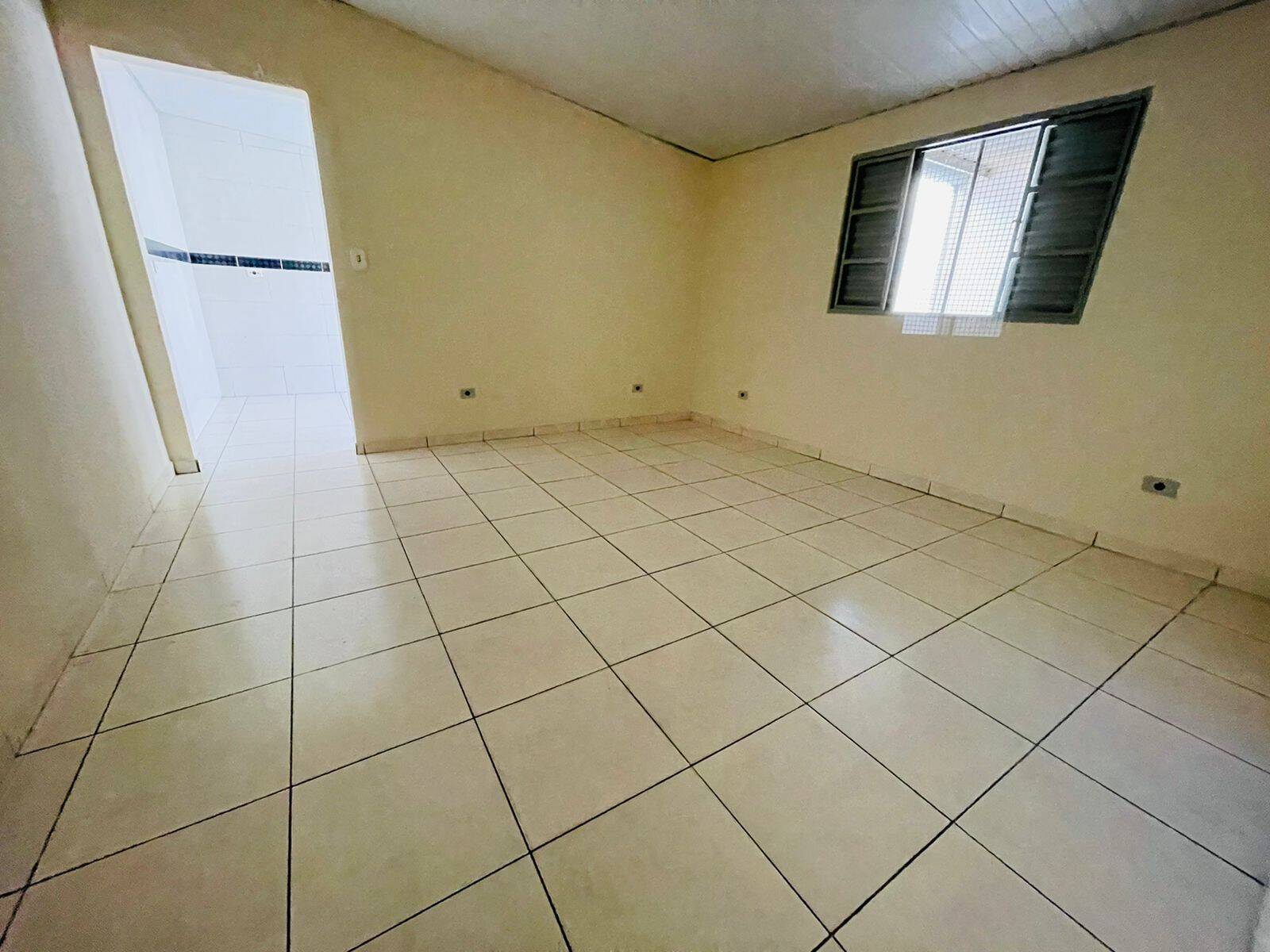 Casa para alugar com 2 quartos, 70m² - Foto 2