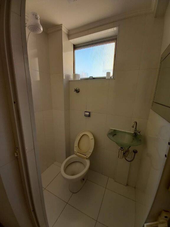 Apartamento para alugar com 4 quartos, 130m² - Foto 4