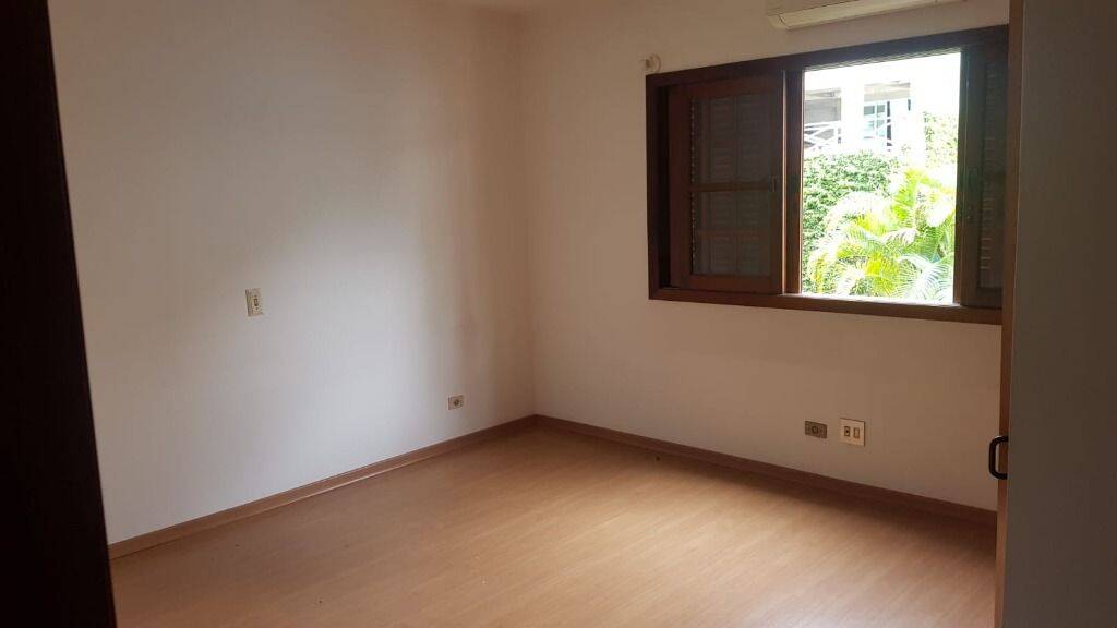 Casa à venda com 4 quartos, 252m² - Foto 18