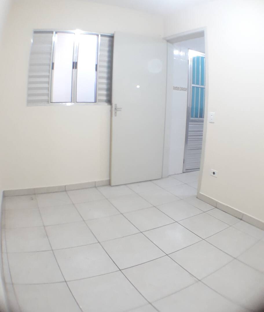 Casa para alugar com 2 quartos, 65m² - Foto 4