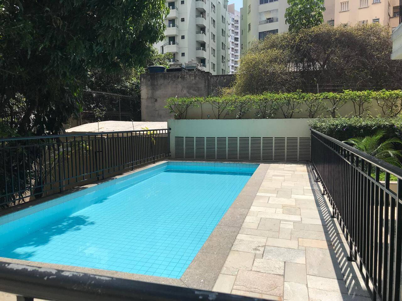 Apartamento para alugar com 1 quarto, 45m² - Foto 13