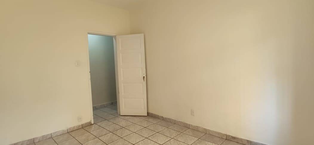 Apartamento para alugar com 2 quartos, 68m² - Foto 8