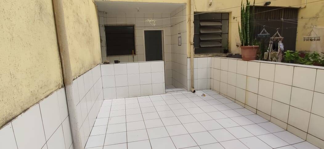 Apartamento para alugar com 2 quartos, 68m² - Foto 21