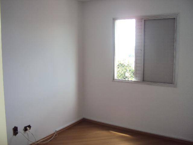 Apartamento para alugar com 3 quartos, 70m² - Foto 2