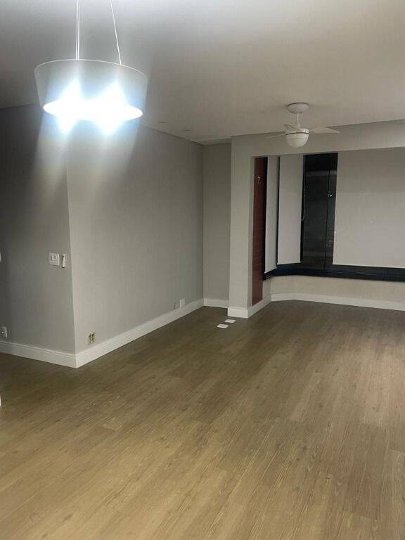 Apartamento à venda com 2 quartos, 78m² - Foto 2