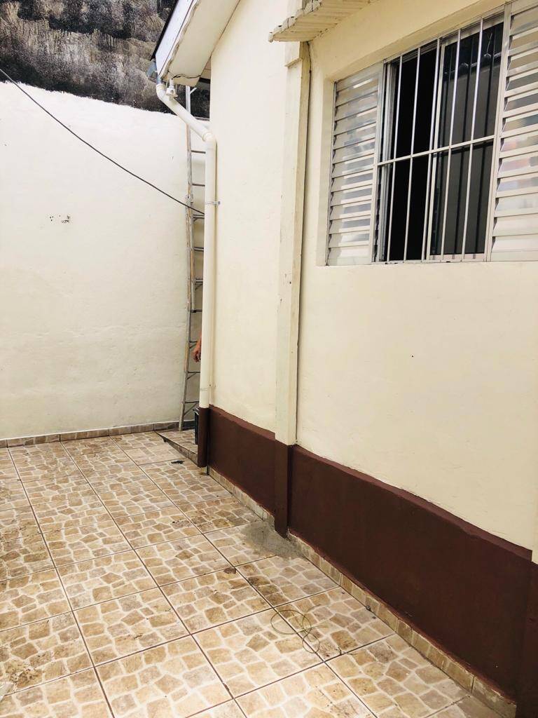 Casa para alugar com 2 quartos, 62m² - Foto 11