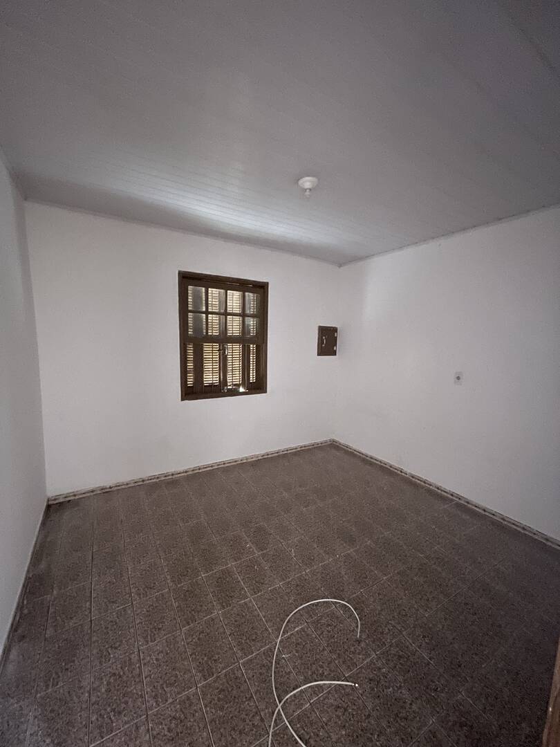 Casa à venda com 1 quarto, 60m² - Foto 13