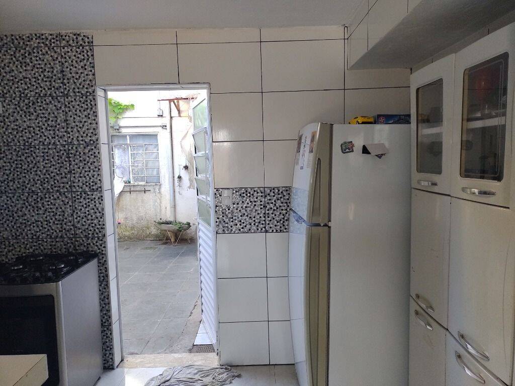 Sobrado à venda com 2 quartos, 250m² - Foto 18