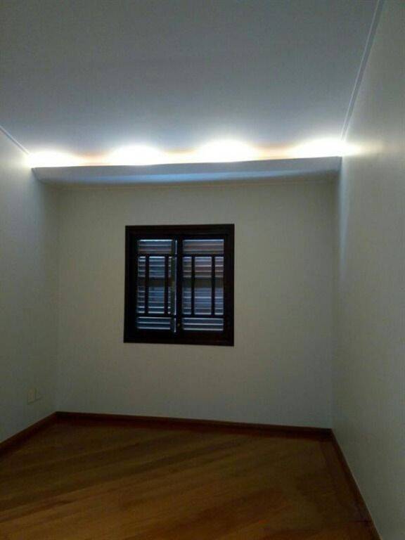 Casa à venda com 4 quartos, 300m² - Foto 3