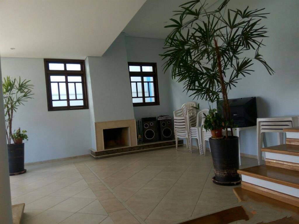 Casa à venda com 4 quartos, 300m² - Foto 9