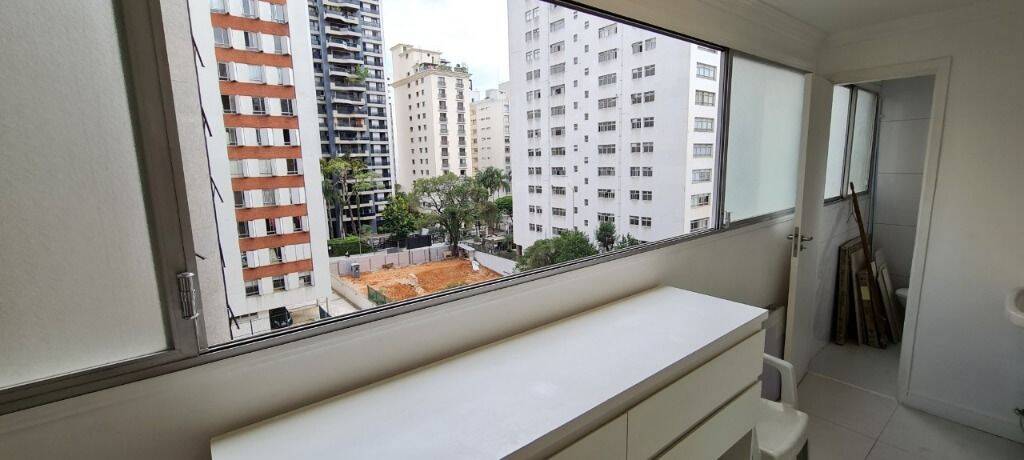 Apartamento à venda com 4 quartos, 180m² - Foto 2