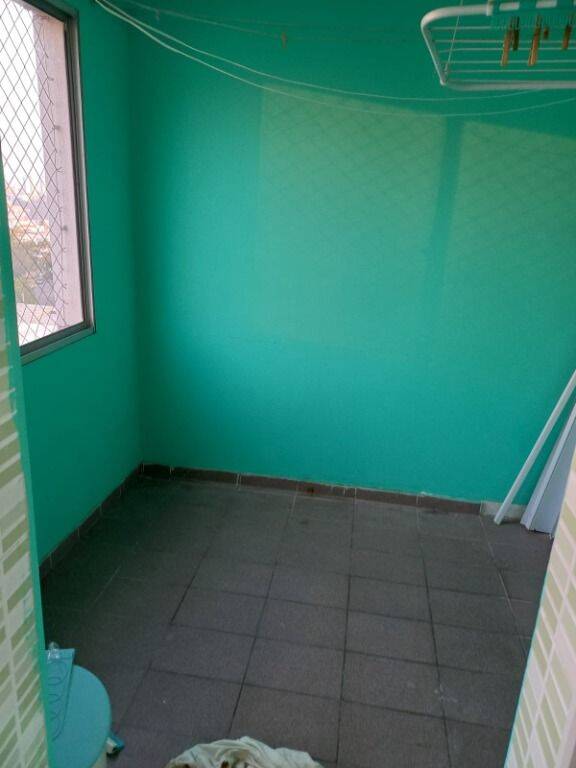 Apartamento à venda com 3 quartos, 70m² - Foto 2