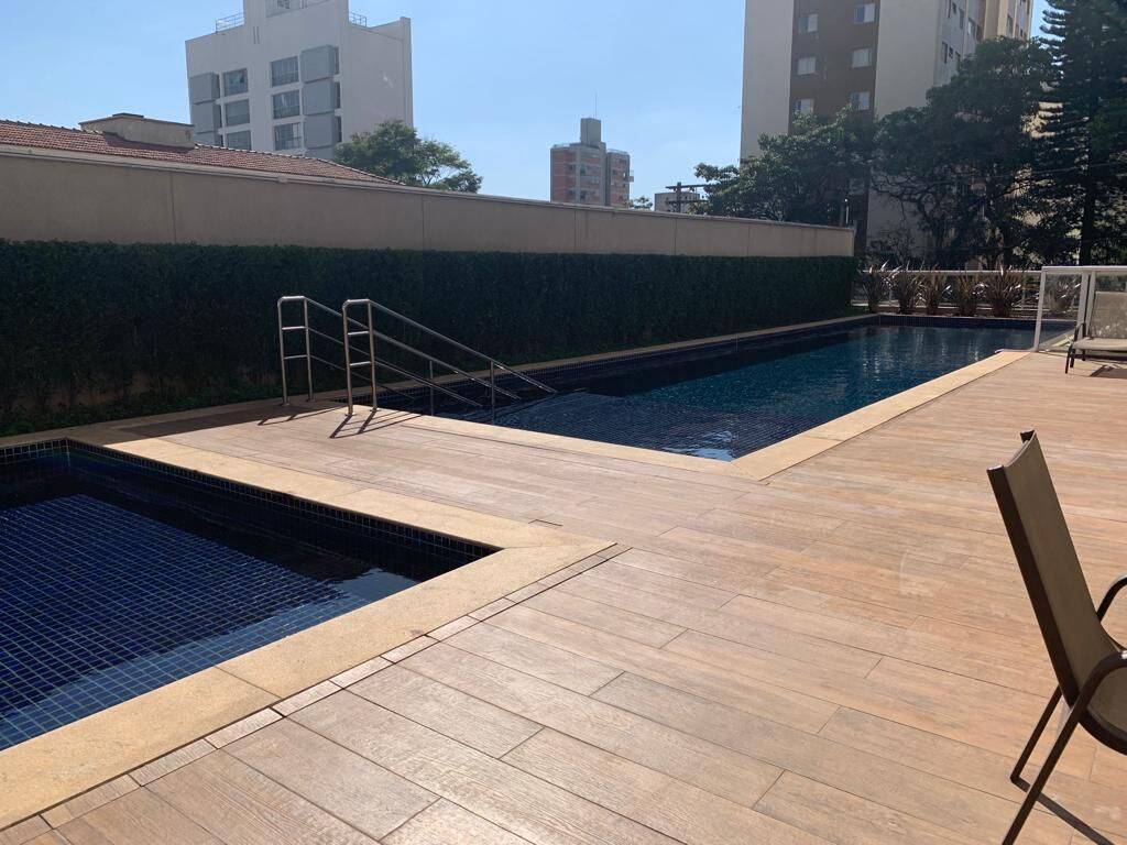 Apartamento para alugar com 3 quartos, 135m² - Foto 12