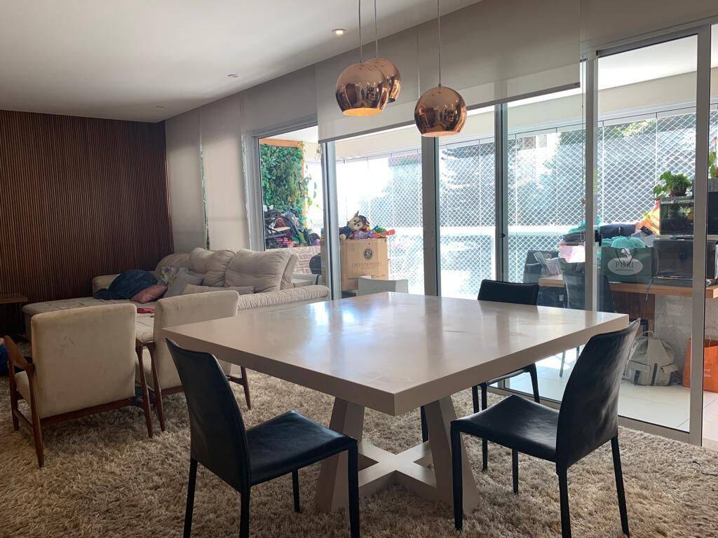 Apartamento para alugar com 3 quartos, 135m² - Foto 11