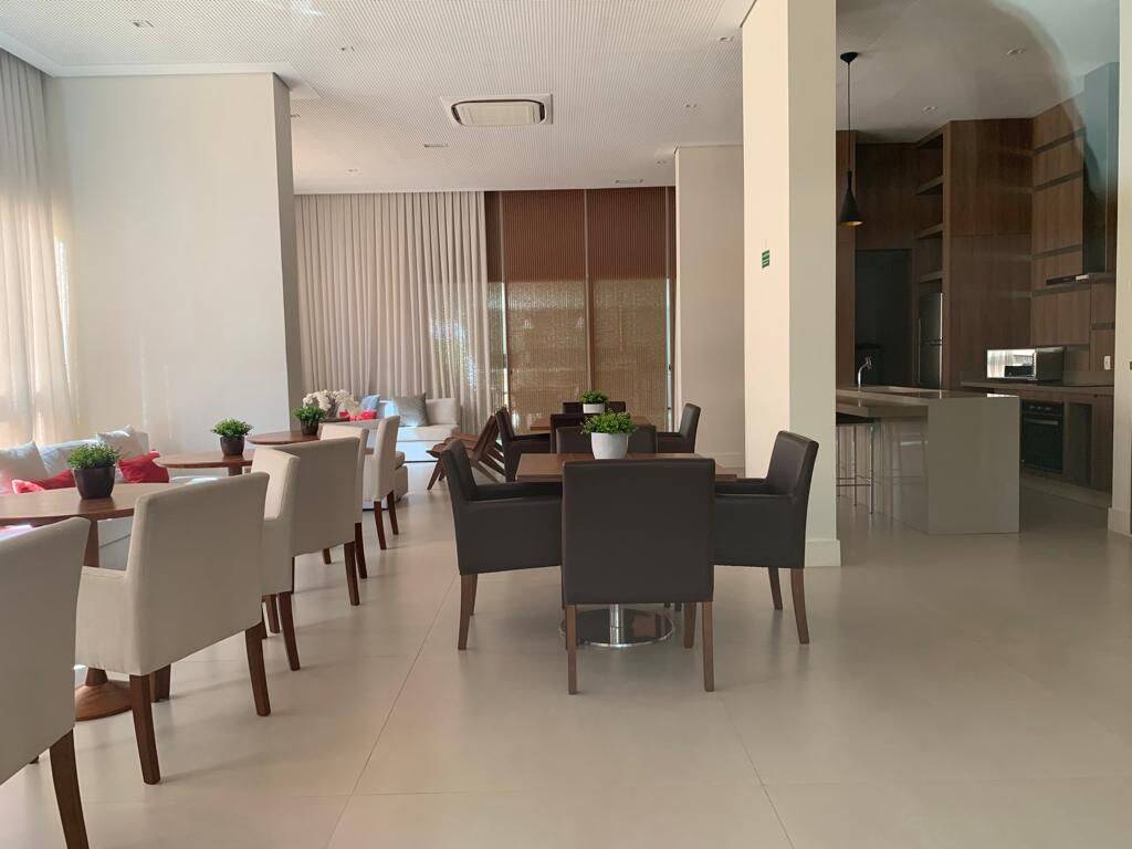 Apartamento para alugar com 3 quartos, 135m² - Foto 1