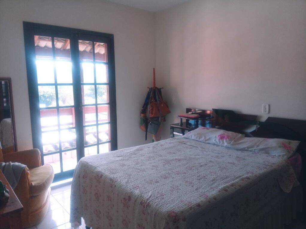 Sobrado à venda com 3 quartos, 284m² - Foto 3