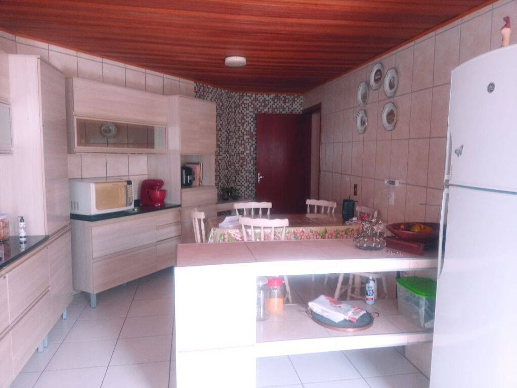 Sobrado à venda com 3 quartos, 284m² - Foto 1