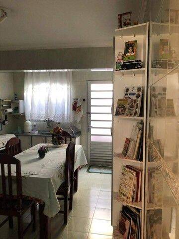 Casa à venda com 2 quartos, 80m² - Foto 2