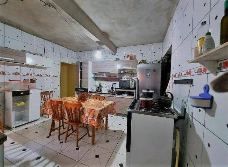 Casa à venda com 3 quartos, 139m² - Foto 1