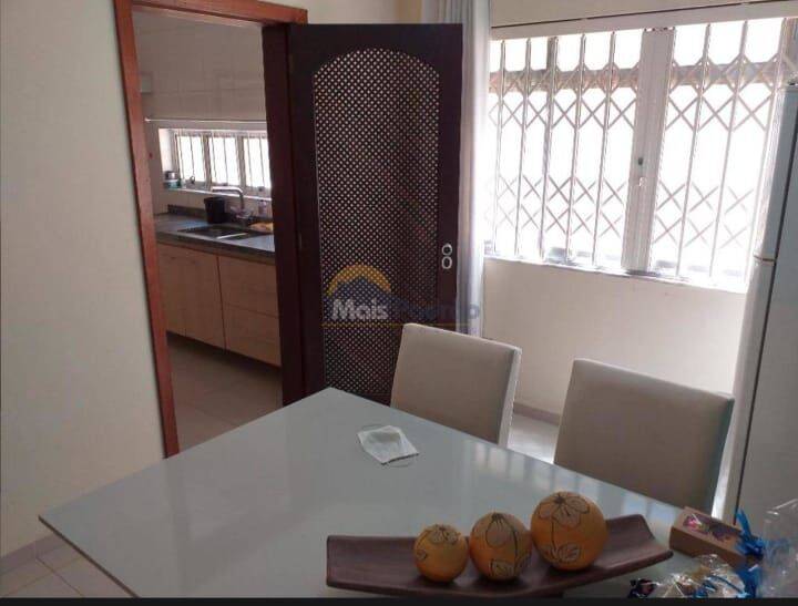 Casa à venda com 3 quartos, 280m² - Foto 5