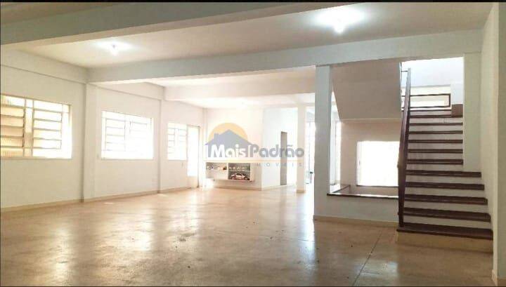 Casa à venda com 3 quartos, 280m² - Foto 3