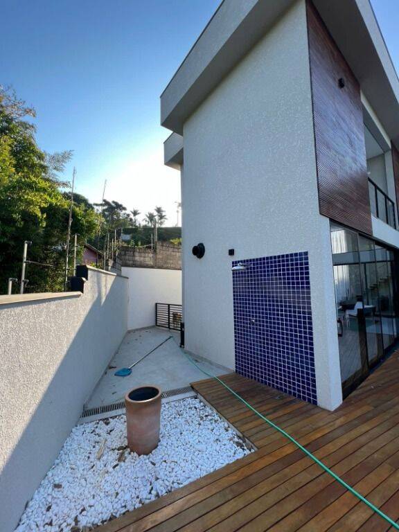 Casa à venda com 3 quartos, 330m² - Foto 16