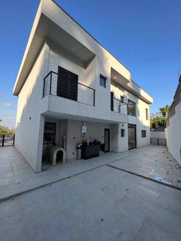 Casa à venda com 3 quartos, 330m² - Foto 18