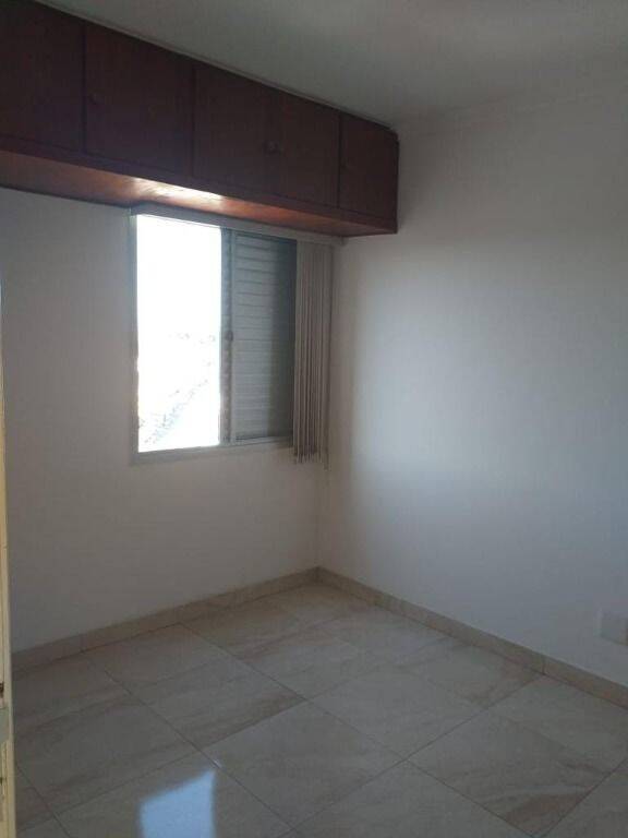 Apartamento à venda com 2 quartos, 62m² - Foto 12