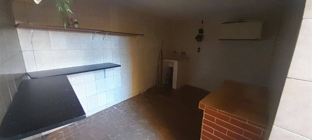 Casa para alugar com 2 quartos, 150m² - Foto 6