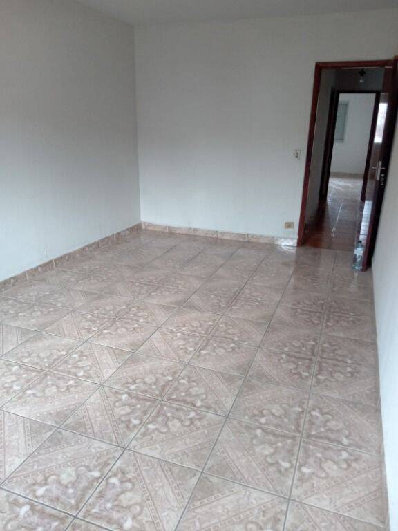 Casa para alugar com 2 quartos, 120m² - Foto 5