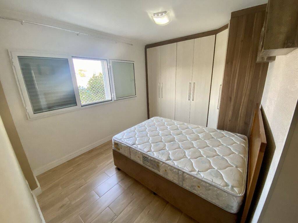 Apartamento à venda com 2 quartos, 64m² - Foto 11