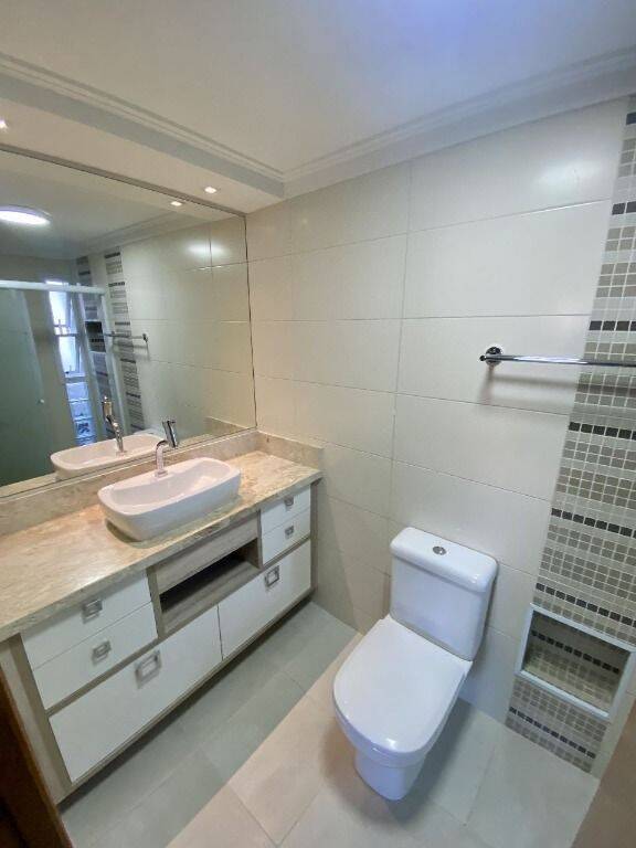 Apartamento à venda com 2 quartos, 64m² - Foto 12